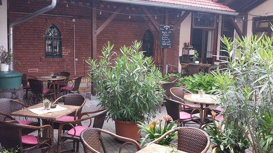 Schellhorns Restaurant & Bar